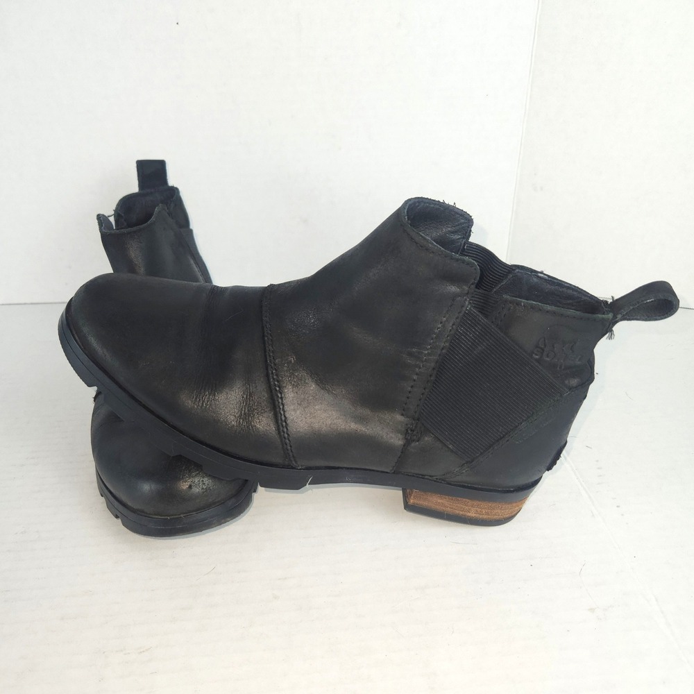 Sorel Lolla Chelsea Boots Black Leather Waterproof Ankle Booties Heel size 8.5